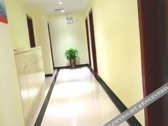 Гунцзян: Mingcheng Express Hotel (Yudu Zhanqian Shop)