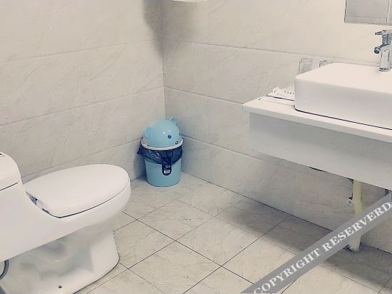 Цзюцзян: He B0 H0Tel