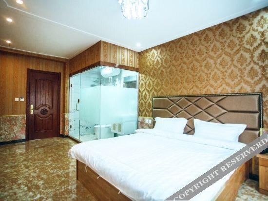 Далянь: Jiujiu 99 Express Theme Hotel Dalian