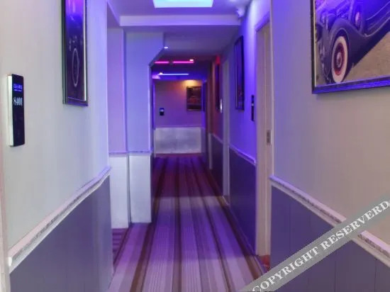 Гуйян: Her Township Theme Hotel (Guiyang Mengguan Automobile Trade City)