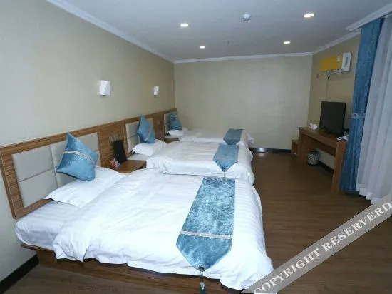 Дуньхуа: Super 8 Hotel (Dunhua Railway Station)