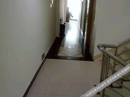Гуанчжоу: 广州家和商务公寓