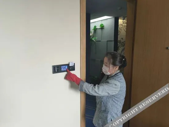 Тайюань: JUNE 6th Hotel (Taiyuan South Railway & WUSU airport Station)