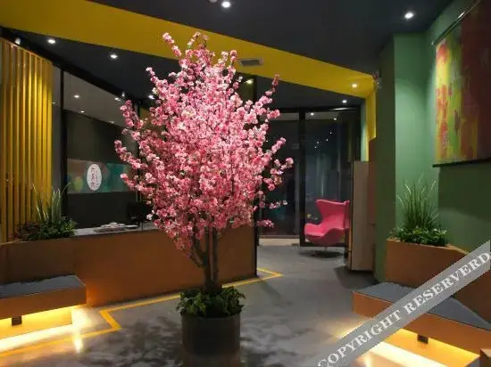Тайюань: JUNE 6th Hotel (Taiyuan South Railway & WUSU airport Station)
