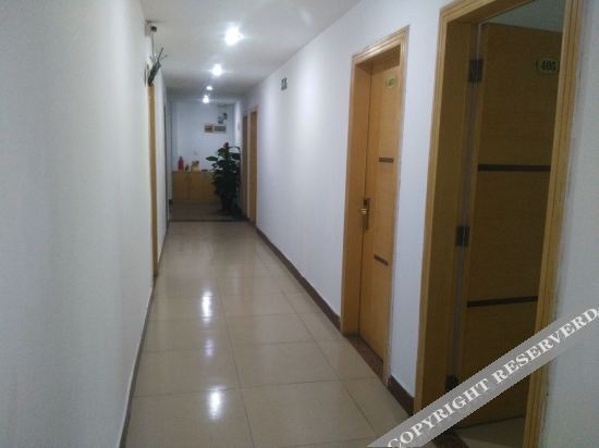 Гуанчжоу: 广州友轩旅馆（朱村地铁站店）