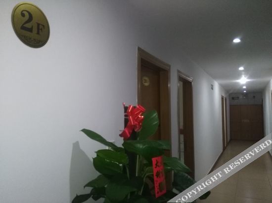 Гуанчжоу: 广州友轩旅馆（朱村地铁站店）