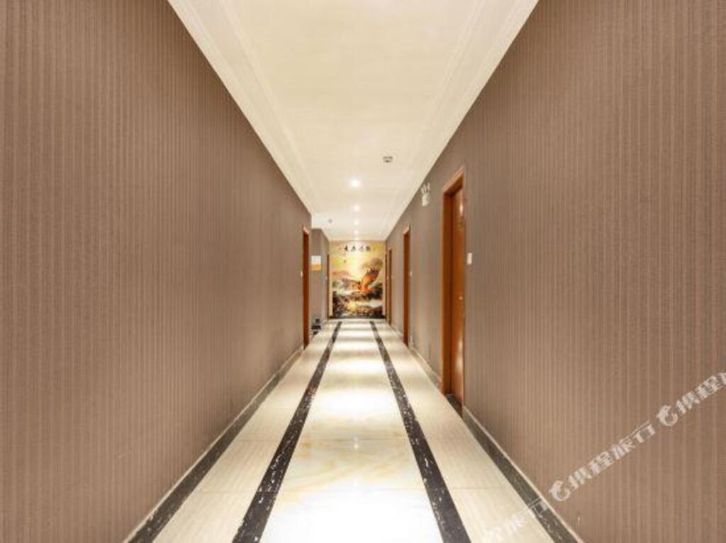 Гуанчжоу: Guangzhou Fushi Business Apartment (Shiling Leather City)