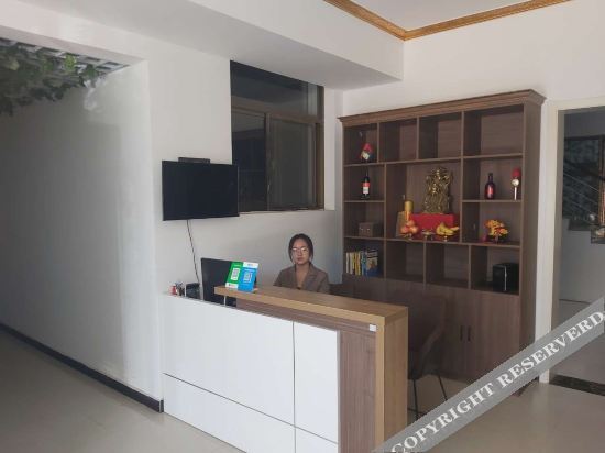 Цзиньчжун: Jinzhong Hollywood cinema theme hotel