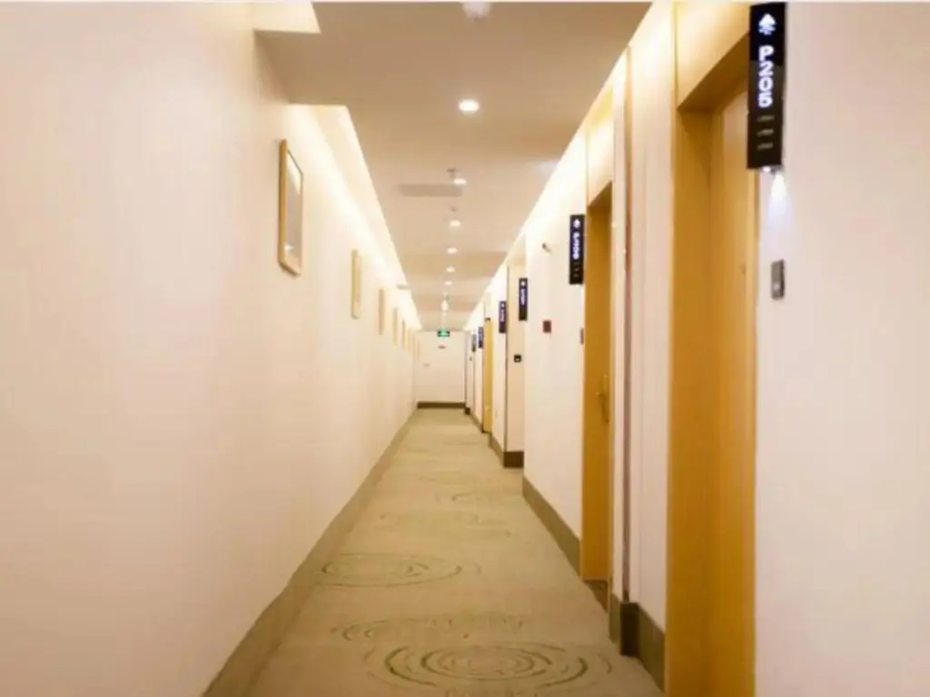 Тайчжоу: Green tree  Hotel（LinHai High speed railway south station)