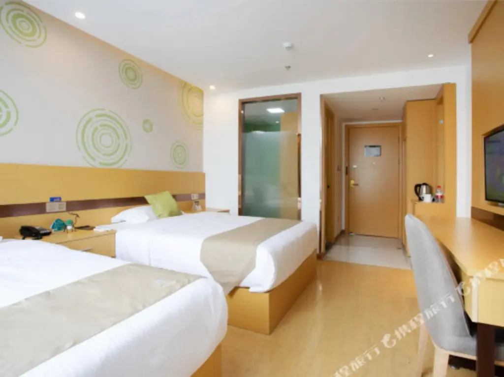 Тайчжоу: Green tree  Hotel（LinHai High speed railway south station)