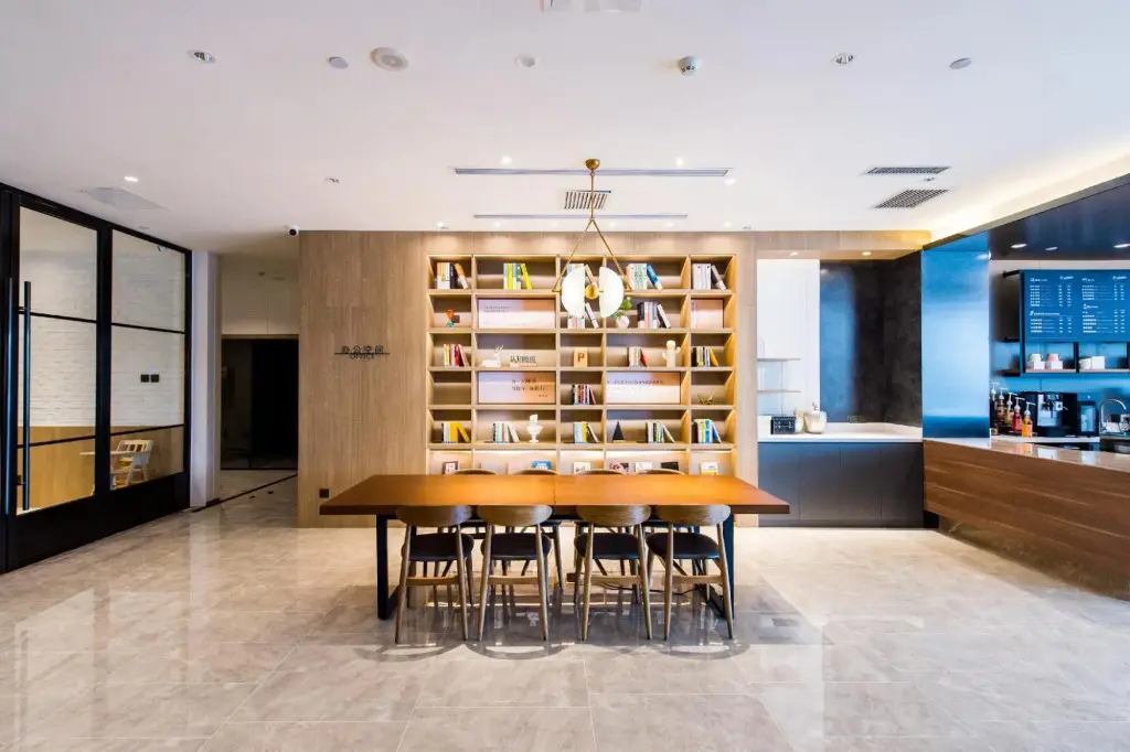 Чанчунь: Hanting Premium Hotel (Changchun Shuangyang Yiyang Building)