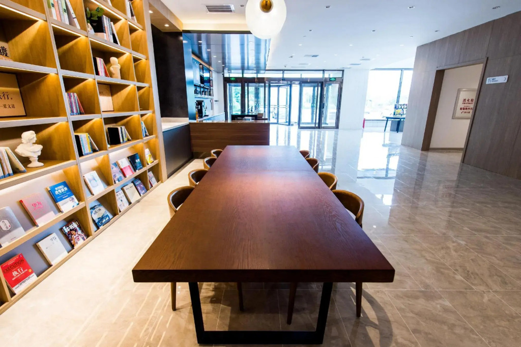 Чанчунь: Hanting Premium Hotel (Changchun Shuangyang Yiyang Building)