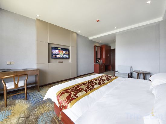 Гардзе: Grand Hotel Gantang Bluman