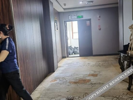Гучэн: 奇台罗马假日酒店