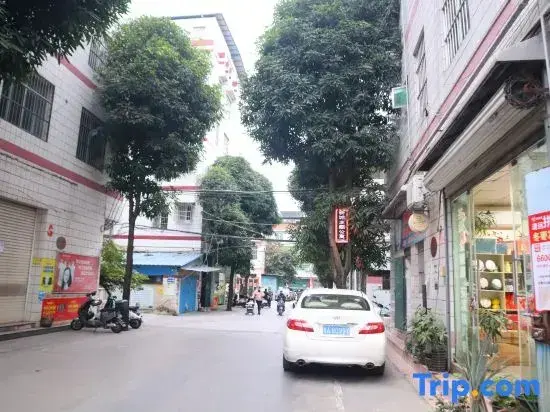 Наньнин: Nanning New Town Theme Apartment (Anji Passenger Transport Terminal Subway Station Shop)