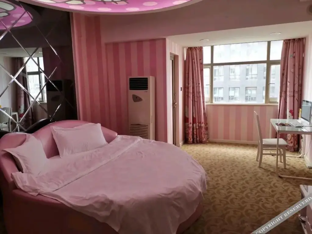 Ухань: Zouzhenai Theme Hotel (Wuhan Qingnian Road Subway Station)