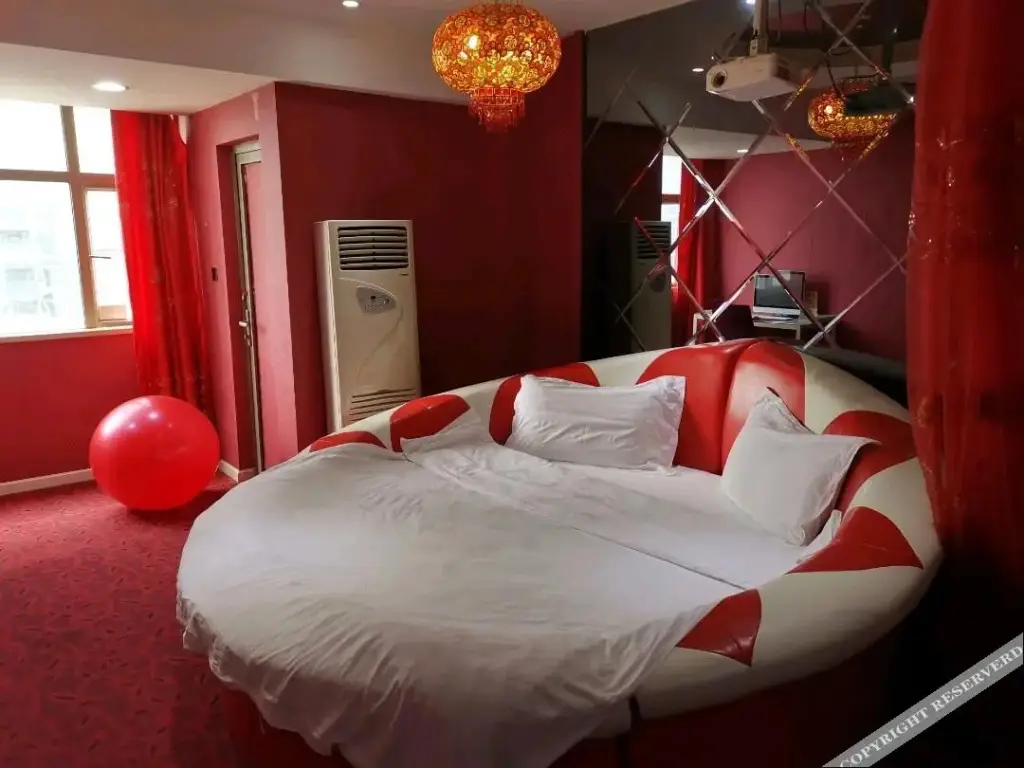 Ухань: Zouzhenai Theme Hotel (Wuhan Qingnian Road Subway Station)