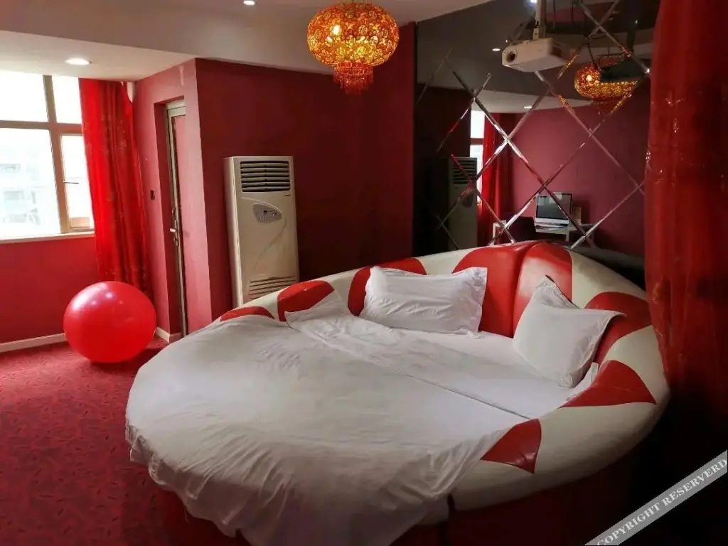 Ухань: Zouzhenai Theme Hotel (Wuhan Qingnian Road Subway Station)