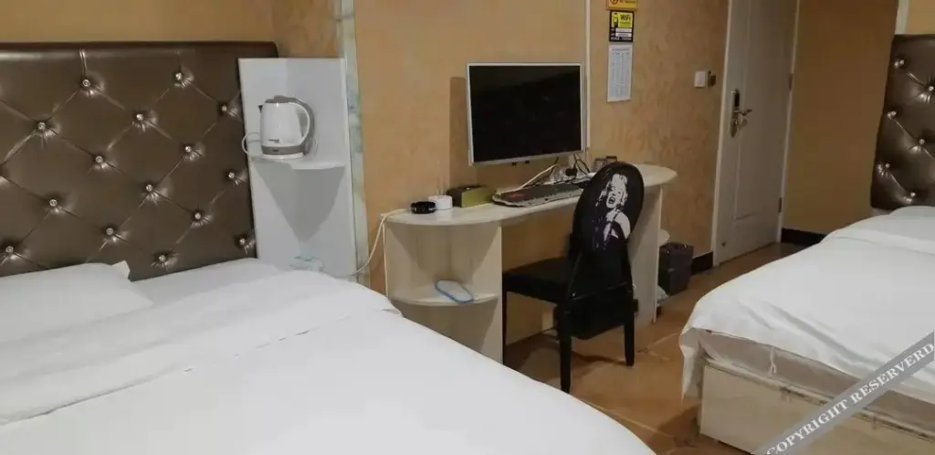 Хеби: Hebi Weekend Inn