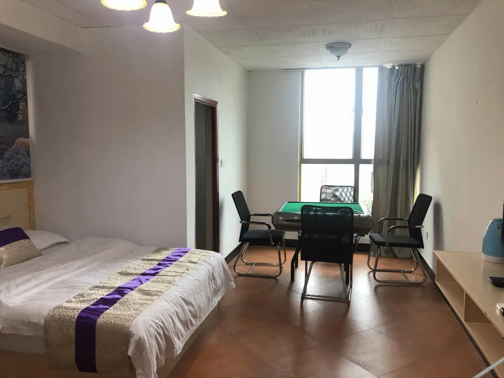 Гуанчжоу: Guangzhou Junyue Business Residence