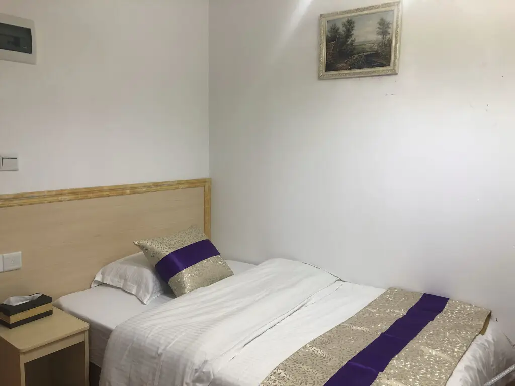 Гуанчжоу: Guangzhou Junyue Business Residence