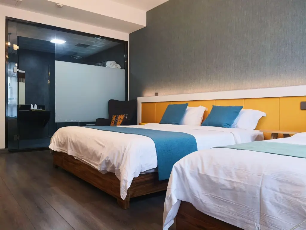 Хучжоу: Floral Hotel Green Bamboo(Yunshang Grassland Dazhuhai)