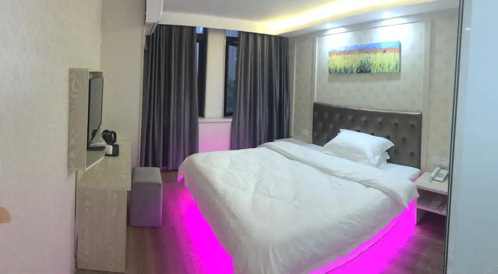Шанхай: Yijia Hotel