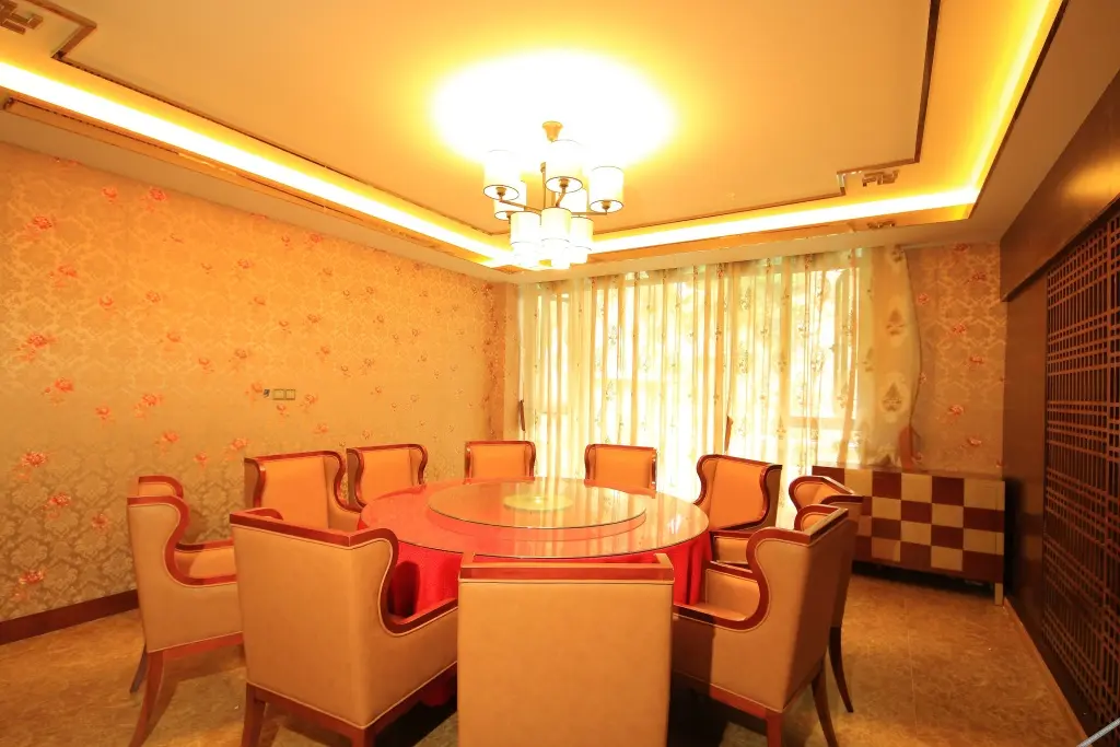 Гу'эргоу: Shiman Hot Spring Hotel