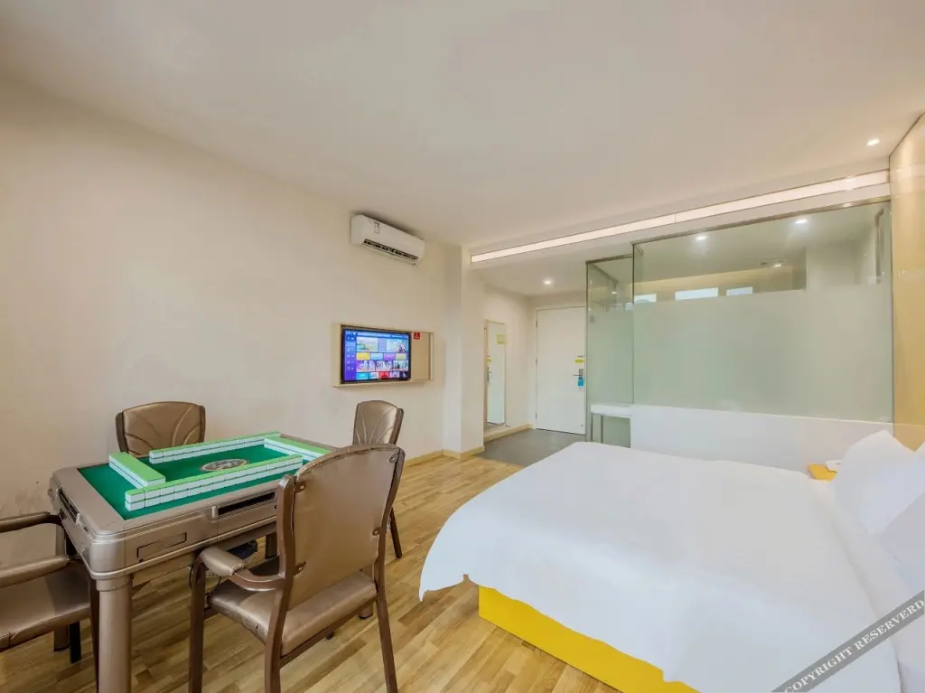 Гуангхан: 7 days hotel (Huaying Liangtai international store)