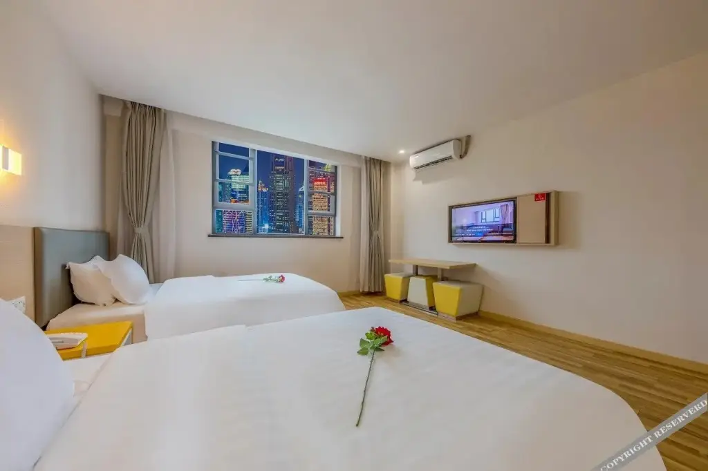 Гуангхан: 7 days hotel (Huaying Liangtai international store)