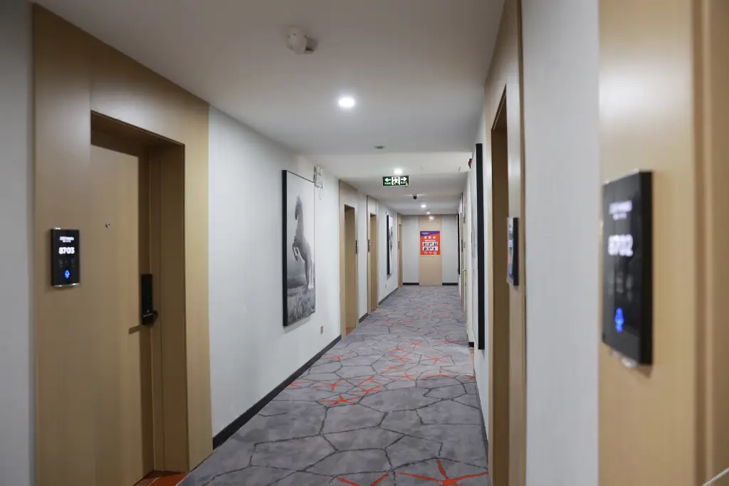 Юнчжоу: Junyi chain hotel Xintina Xiufeng Street store