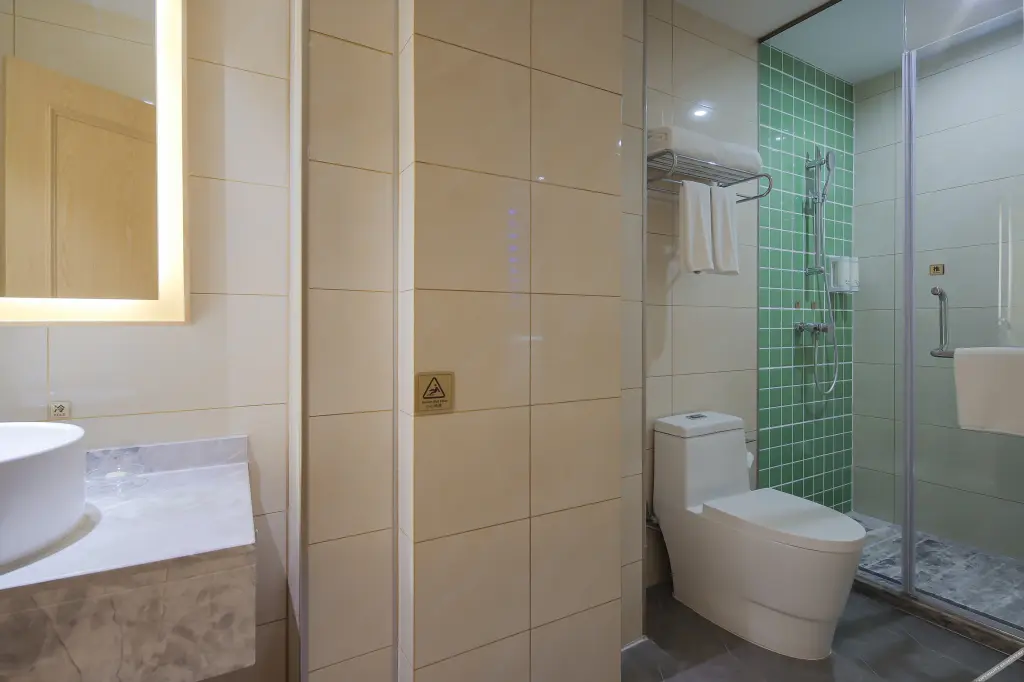 Хецзе: Vienna 3 good hotel (Juye store)