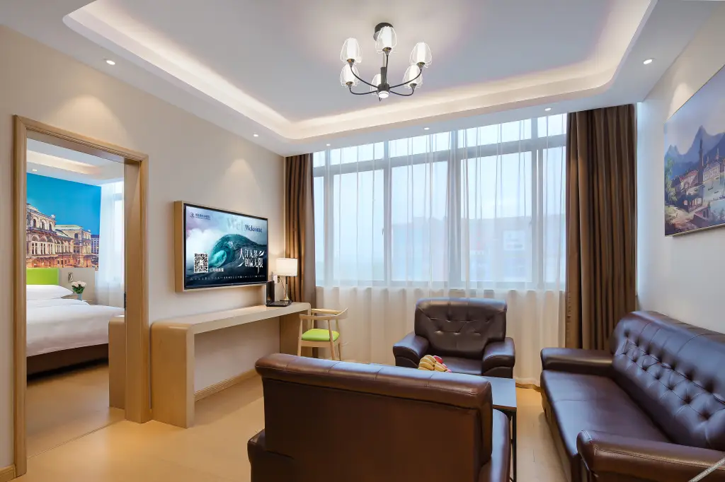 Хецзе: Vienna 3 good hotel (Juye store)