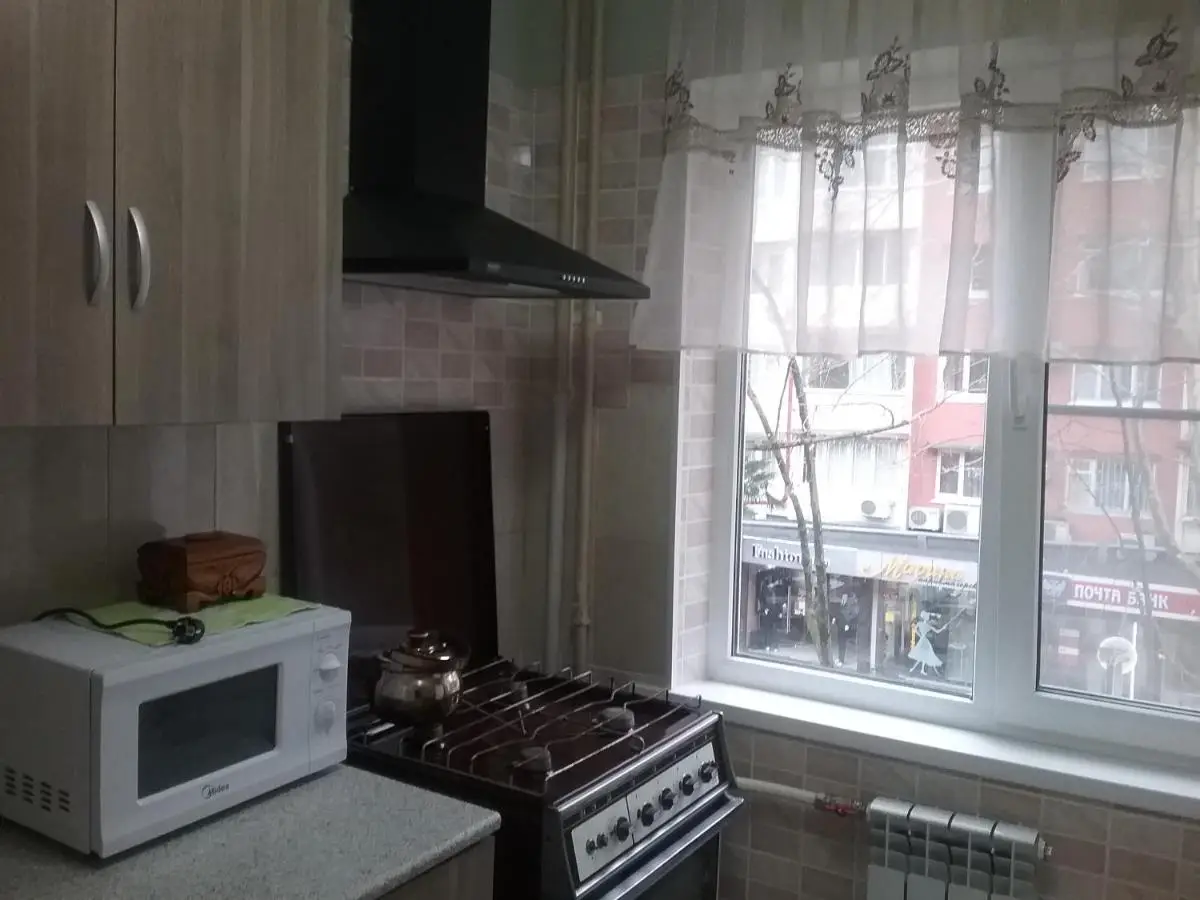 Сочи: Apartment Vorovskogo 49 у музея