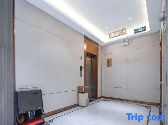 Цзинин: Vienna  Hotel (Liangshan Boxing Shop)