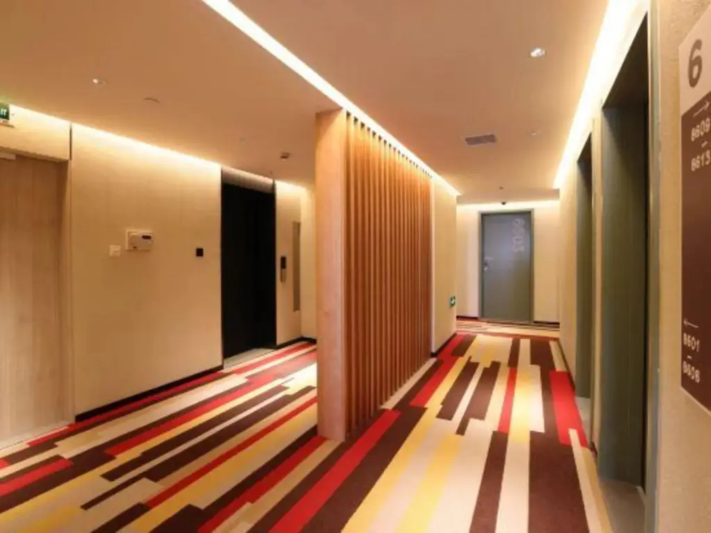 Шанхай: Ibis Hotel (Shanghai  International Resort xiupu Road）