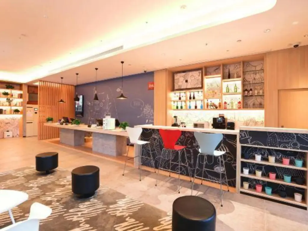 Шанхай: Ibis Hotel (Shanghai  International Resort xiupu Road）