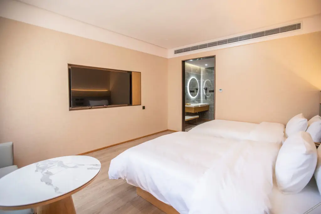 Yougo  Hotel — фото 1