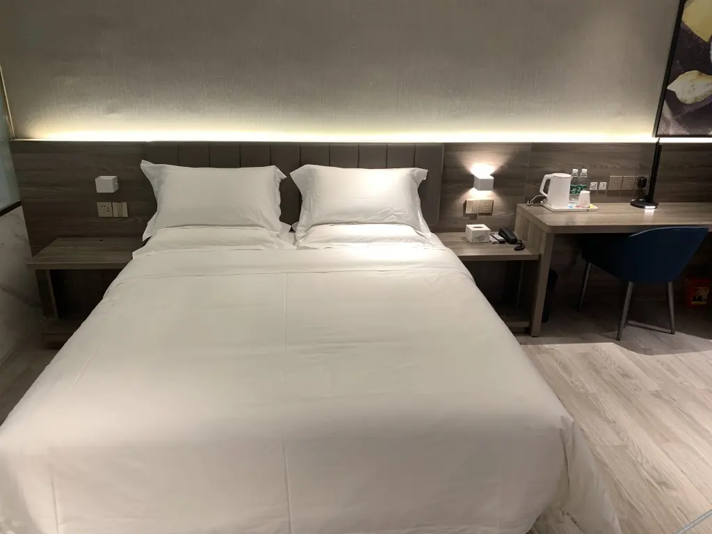 Мэйшань: 7 days premium (Hongya Central Plaza store)