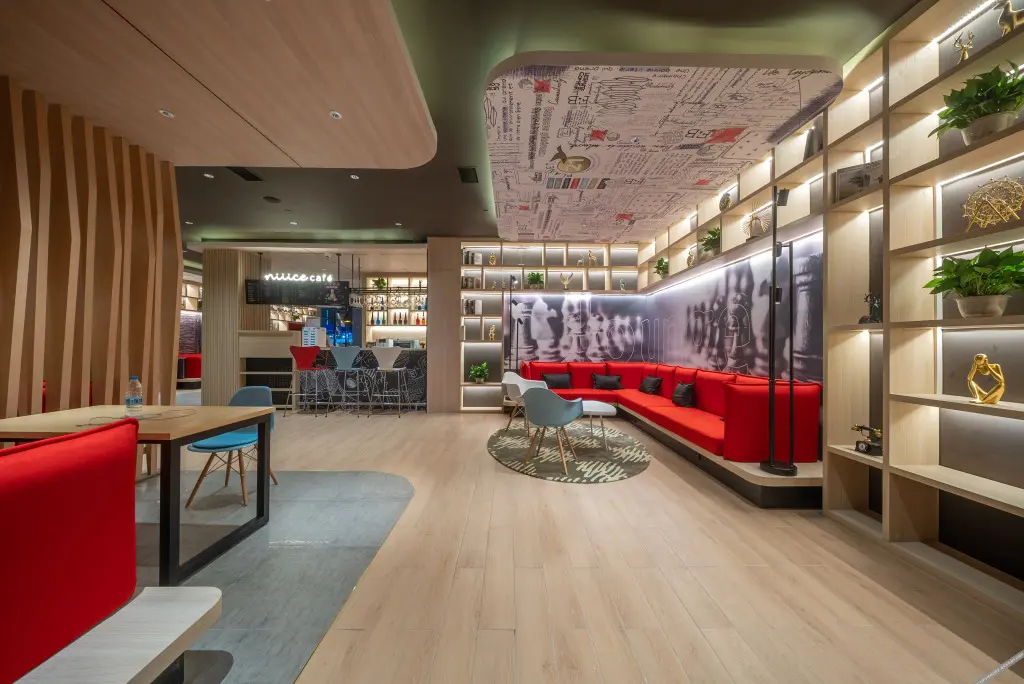 Цзиньчуань: ibis jinchang guofang plaza hotel