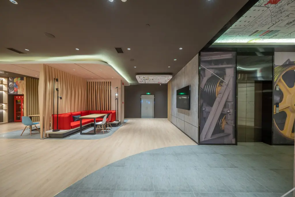 Цзиньчуань: ibis jinchang guofang plaza hotel