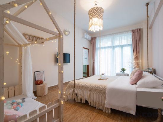 Санья: Sanya is OK seaside boutique homestay