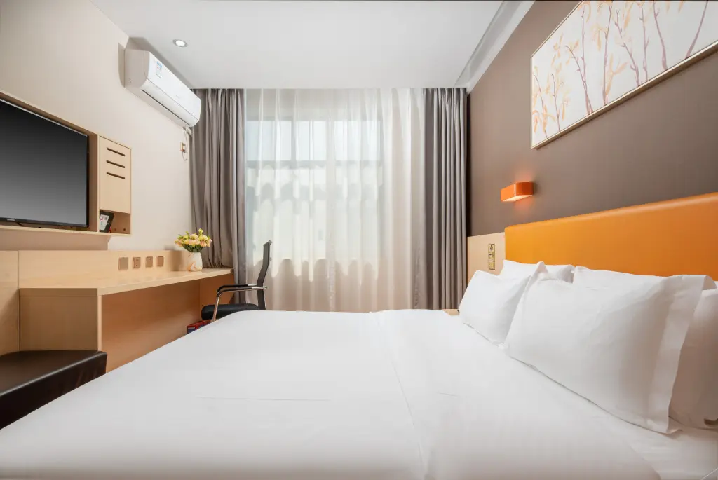 Линьцан: 7 Days Premium Hotel (Linxiang people's Hospital store of Lincang passenger station)