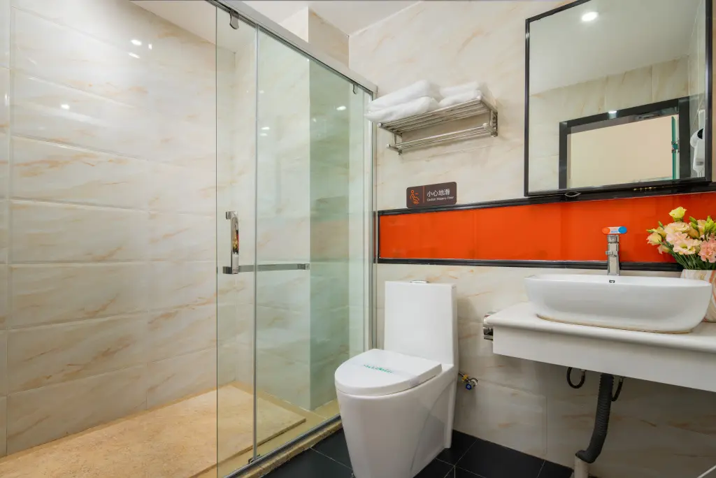 Линьцан: 7 Days Premium Hotel (Linxiang people's Hospital store of Lincang passenger station)