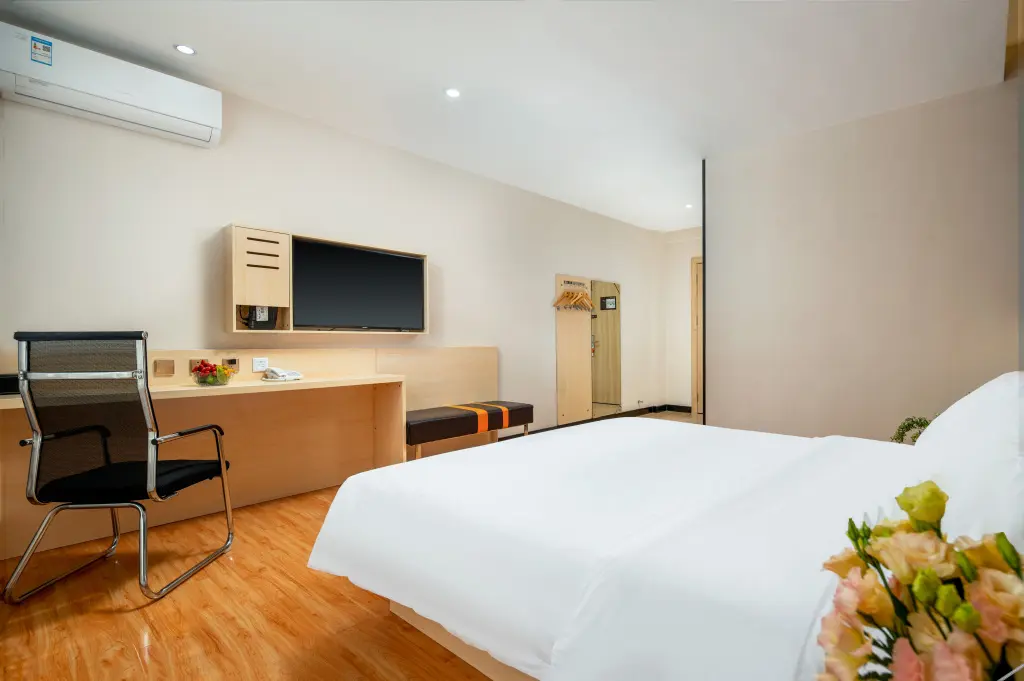 Линьцан: 7 Days Premium Hotel (Linxiang people's Hospital store of Lincang passenger station)