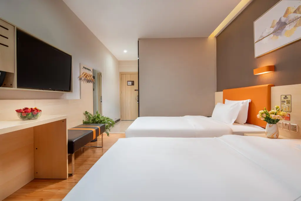Линьцан: 7 Days Premium Hotel (Linxiang people's Hospital store of Lincang passenger station)