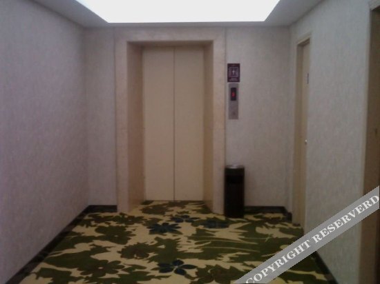 Сюйчжоу: Thank You Express Hotel (Xuzhou Suning Square Metro Station)