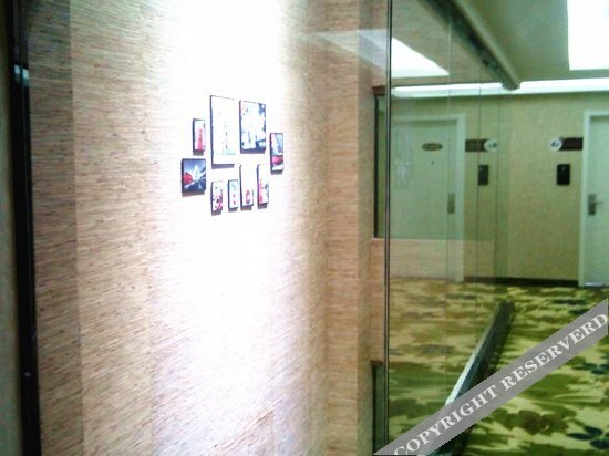 Сюйчжоу: Thank You Express Hotel (Xuzhou Suning Square Metro Station)