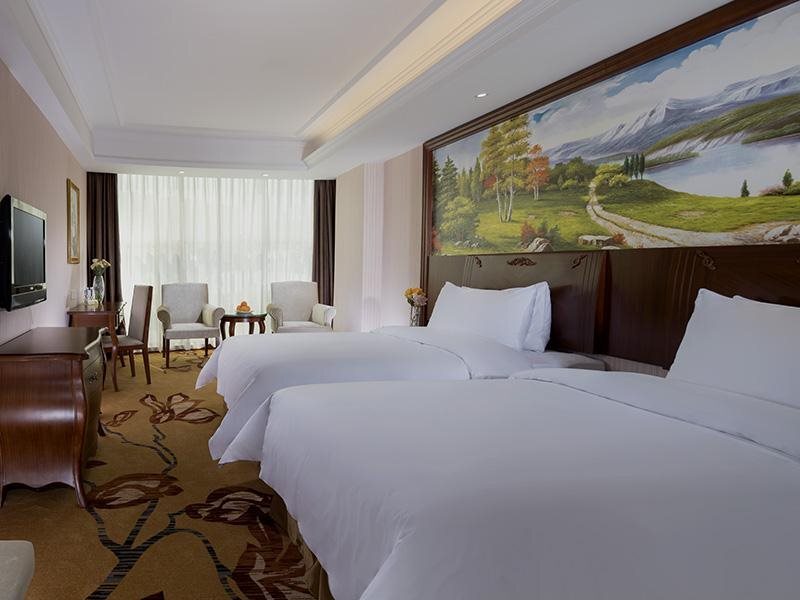 Шэньчжэнь: Vienna International Hotel Shenzhen Fucheng Guanyue