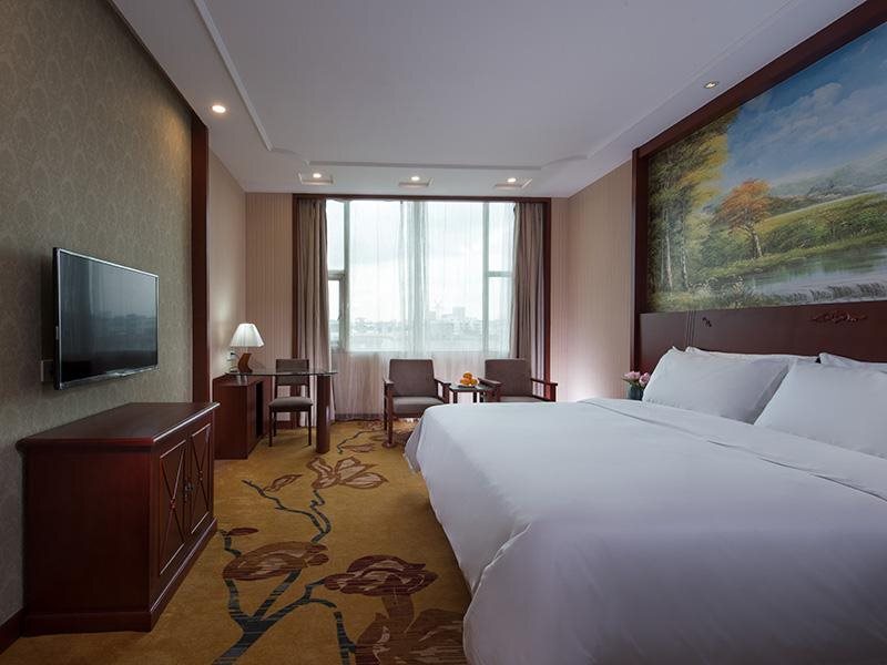 Шэньчжэнь: Vienna International Hotel Shenzhen Fucheng Guanyue